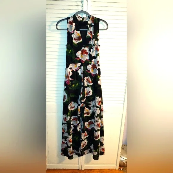 Entro Dresses | Entro Tropical Floral Hawaiian Maxi Dress With Built In Shorts Size M | Color: Black/Cream | Size: M | Angelique53's Closet Entro Dresses | Entro Tropical Floral Hawaiian Maxi Dress With Built In Shorts Size M | Color: Black/Cream | Size: M | Angelique53's Closet